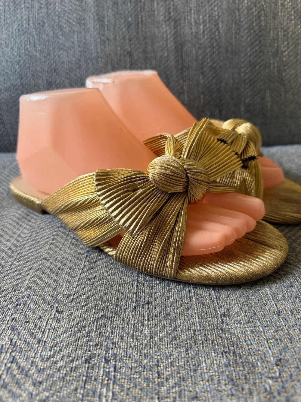 Saks Fifth Avenue Gold Metallic Bow Sandals Size: 39